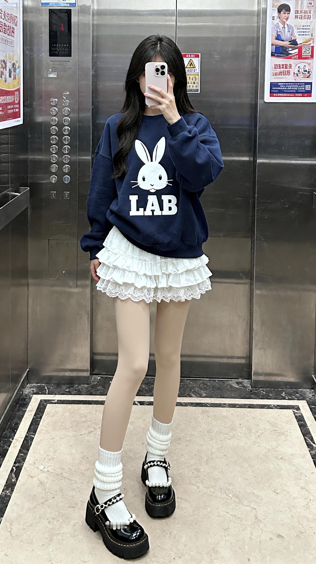 今天穿什么 电梯拍照 萌妹子 日常分享 otd穿搭