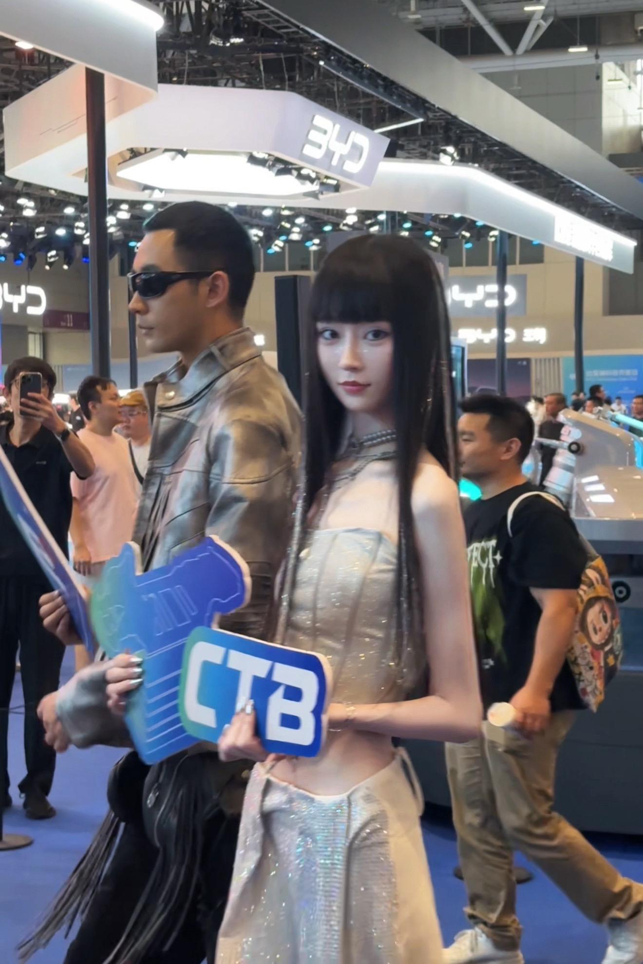 在网上挑我刺的人 现实见到我连屁都不会放一个