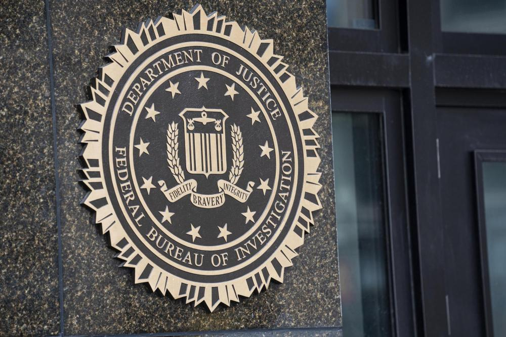 【#枪杀柯克嫌疑人曾发预告#】美国联邦调查局(FBI)局长卡什·帕特尔15日说，