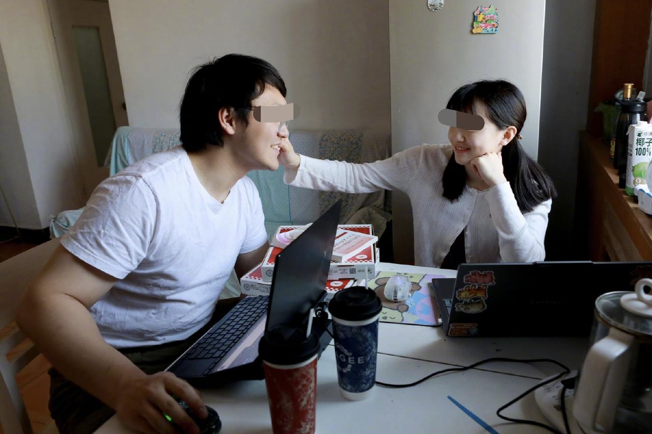 太窒息了！21岁女大学生被父母骗进戒网学校，只为逼她与男友分手。
 
2026年