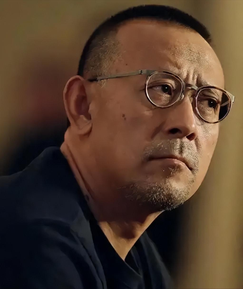 大导演姜文说，我最大的失败，就是不能讨人欢心，特别是我妈，我做什么，她都不高兴，