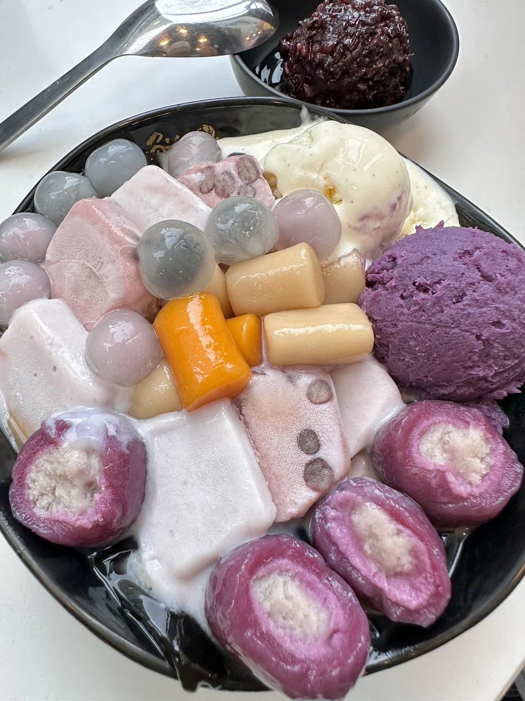 鲜芋仙这碗有种好吃到不顾人死活了。。。😅