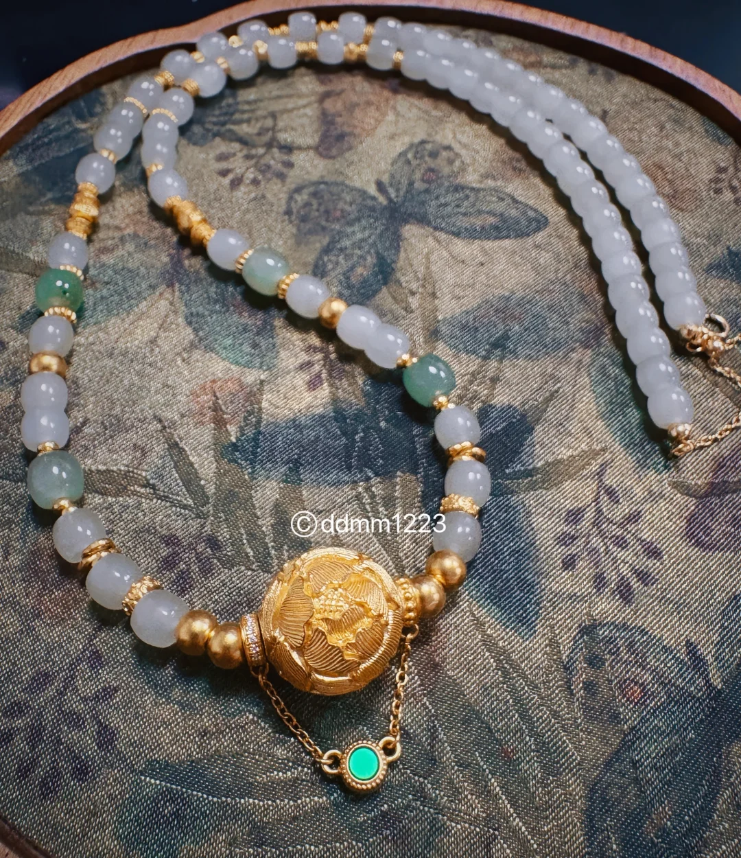 没有抢到票（帮别人抢） 也去不了（88早就安排掉了） 	 中午默默地在...