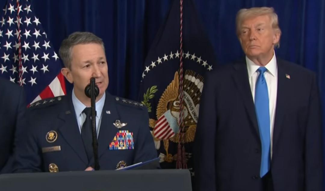 2月25日，据美国媒体报道，昨天，美军参谋长联席会议主席丹、凯恩一直向美国总统特