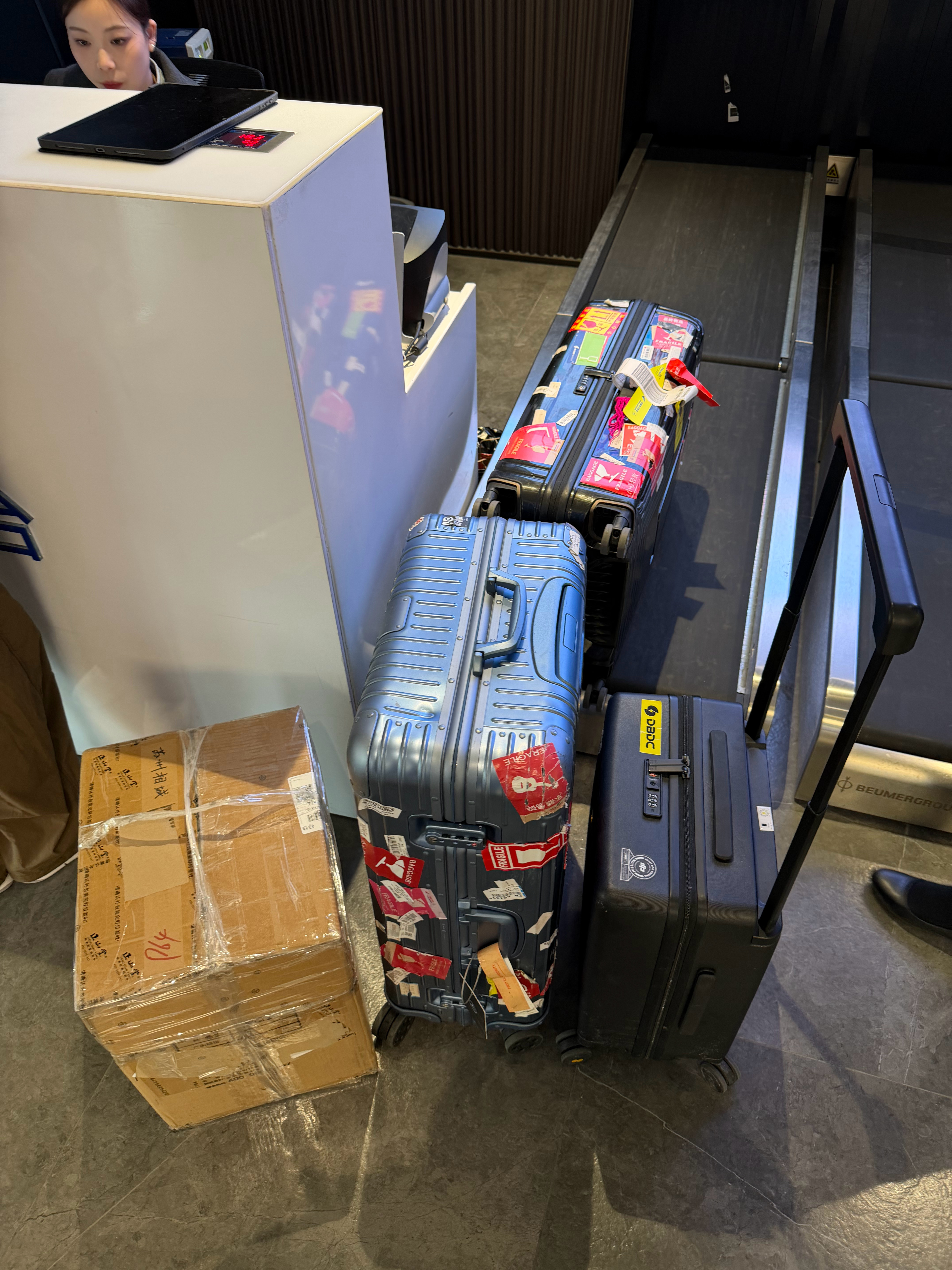 苏州虽然没有机场，但是有城市航站楼呀，家门口就能办理登机和托运手续 苏州