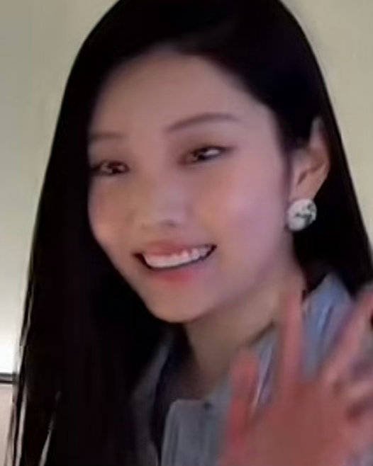 李沅禧[羞嗒嗒] wonhee 香奈儿全球普通人[手指比心] ​​​