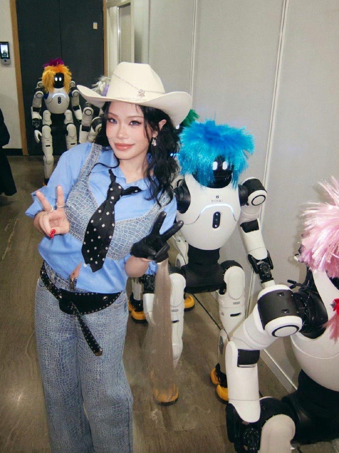 滑雪偶遇蒋敦豪和万妮达 雪场秒变流动舞台！蒋敦豪万妮达一开嗓，整个滑雪场都成了他