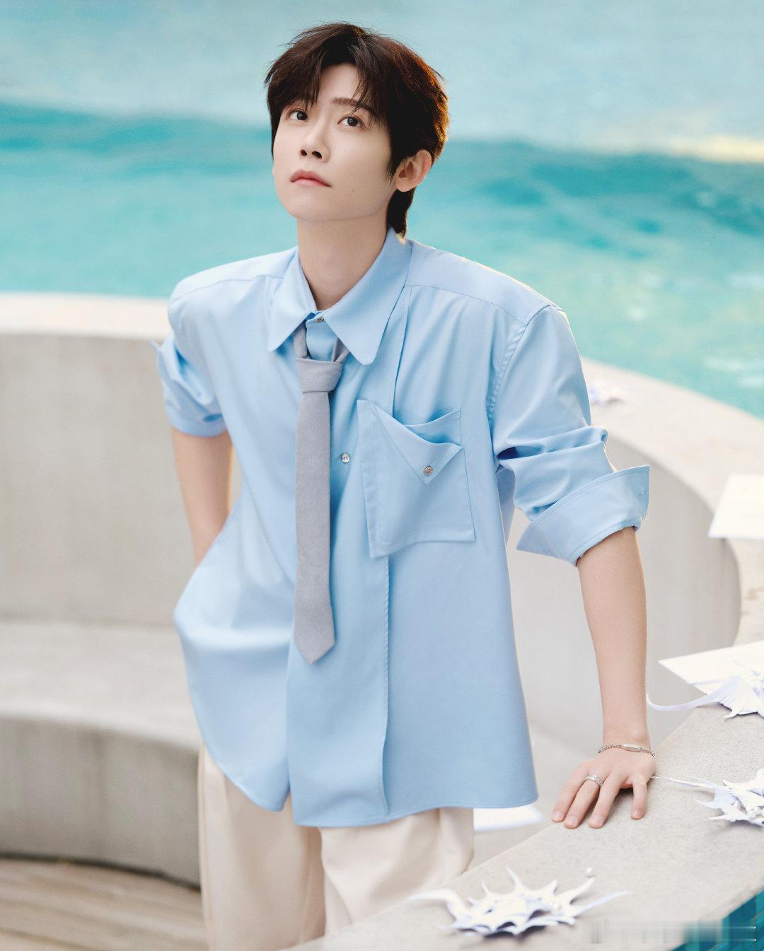 李卿 lq李卿 喜欢你 从不是盲目的崇拜 而是一种灵魂深处的共鸣