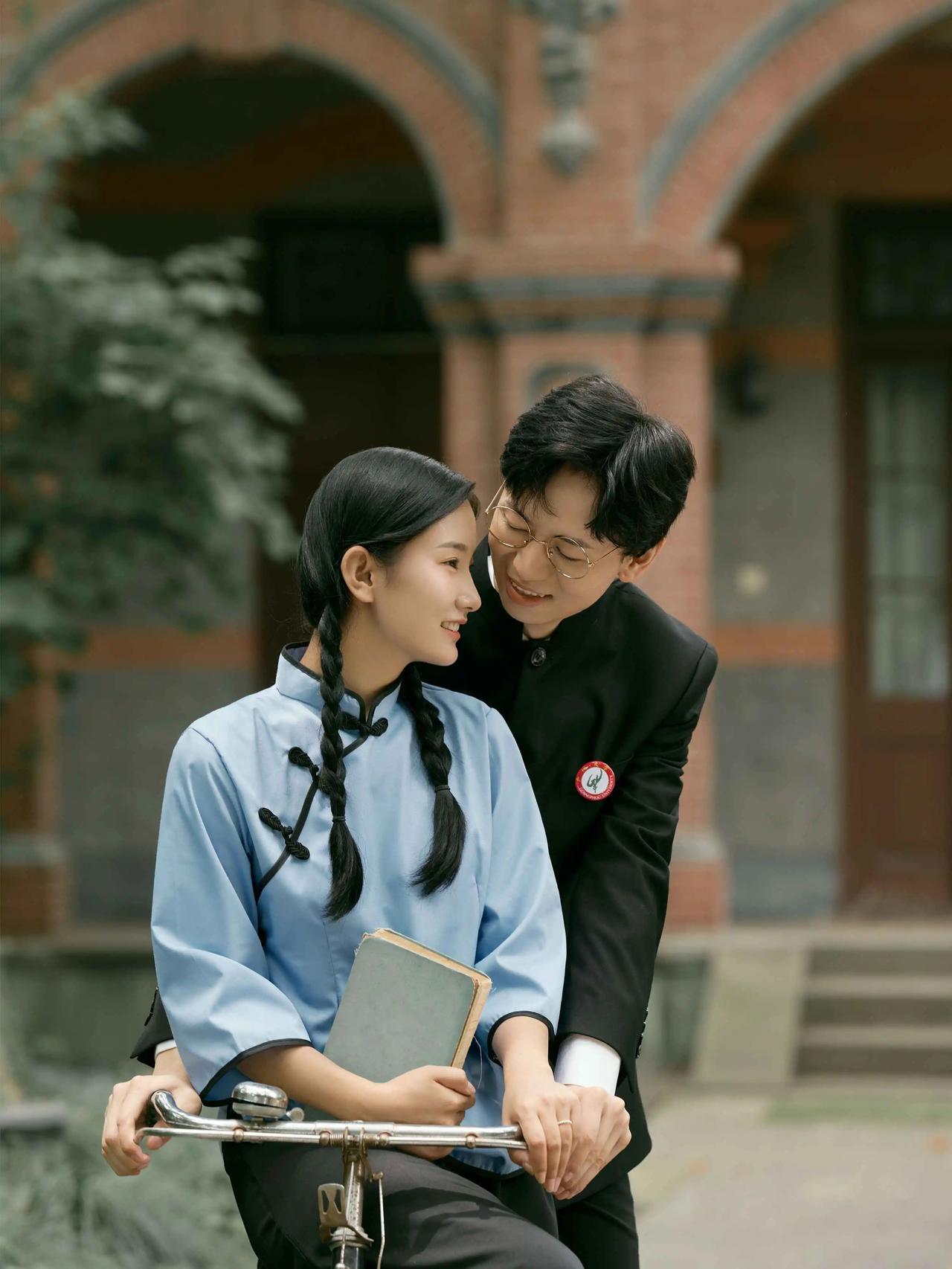 民国时期师生恋被认为是不道德行为
《银元时代生活史》的作者陈存仁这么写：忽然有一