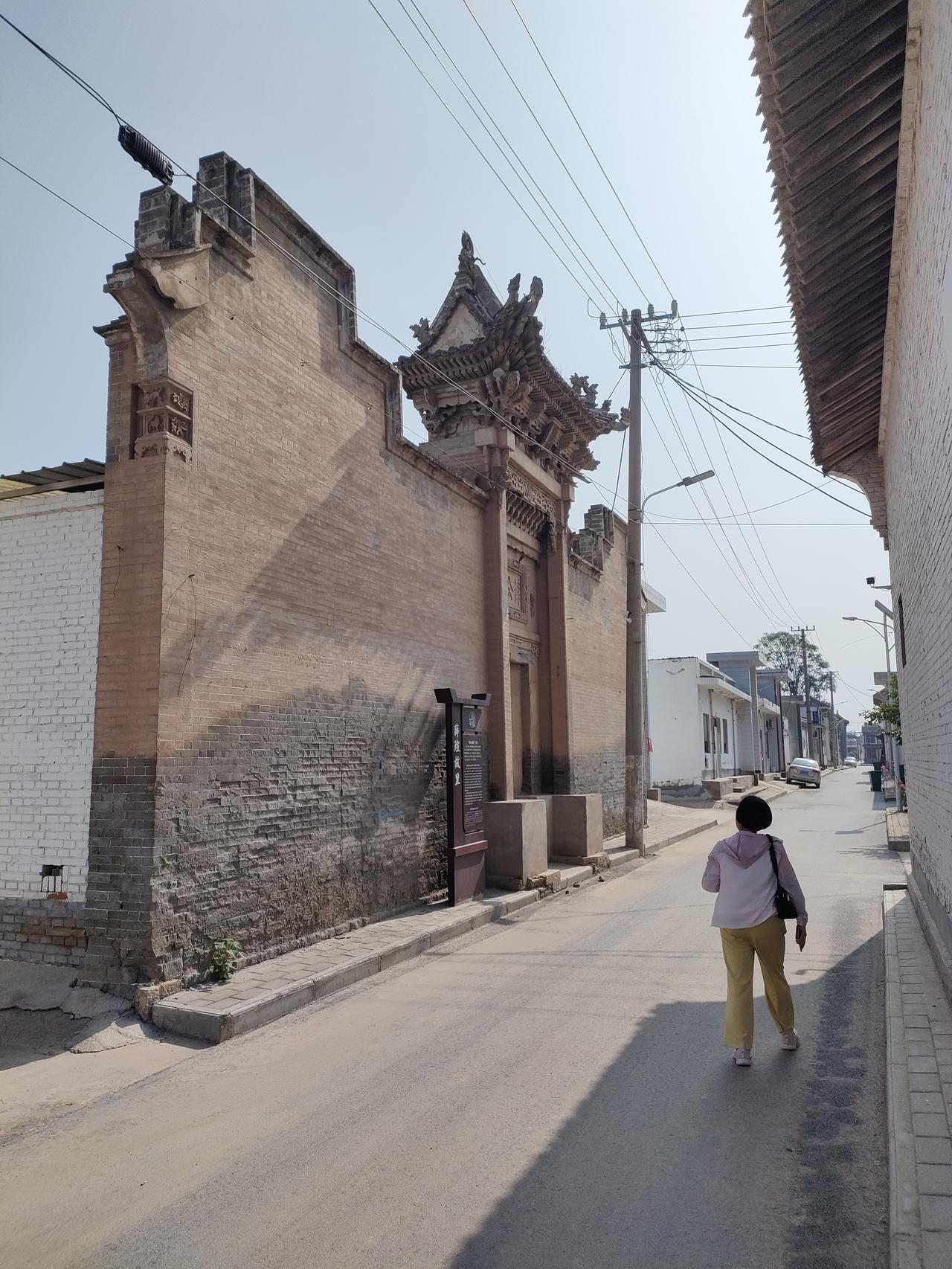 冬至大如年。说老实话，为什么冬至这么重要，一直没搞清楚。但冬至当日天回头就通俗很