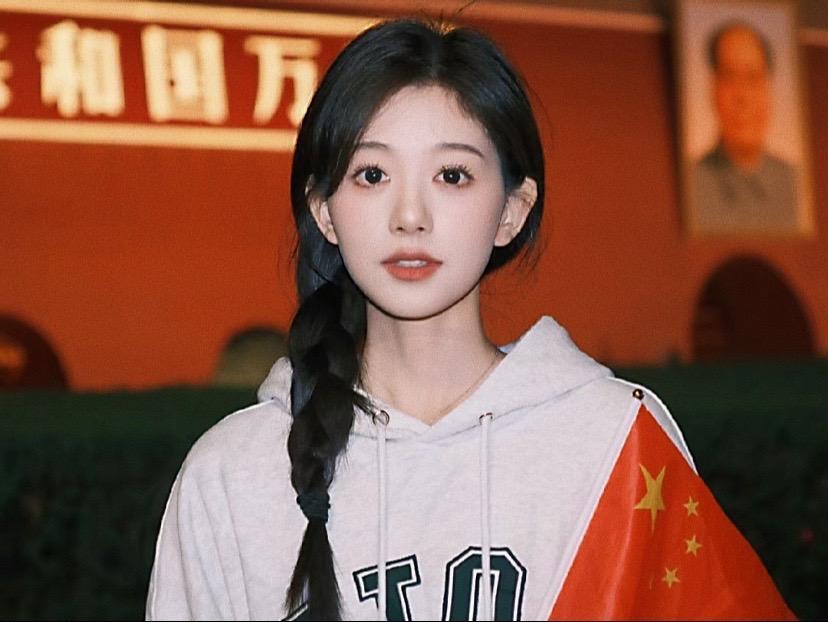 度娘都搜不到的小众文案“10月1日国庆氛围感文案”清澈的爱只为中国🇨🇳何其有