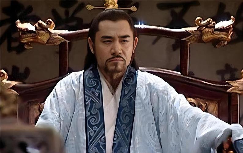 那个烧毁龙床的13岁女孩，后来成了嘉靖最宠爱的女人
嘉靖四十年的冬夜，乾清宫突然