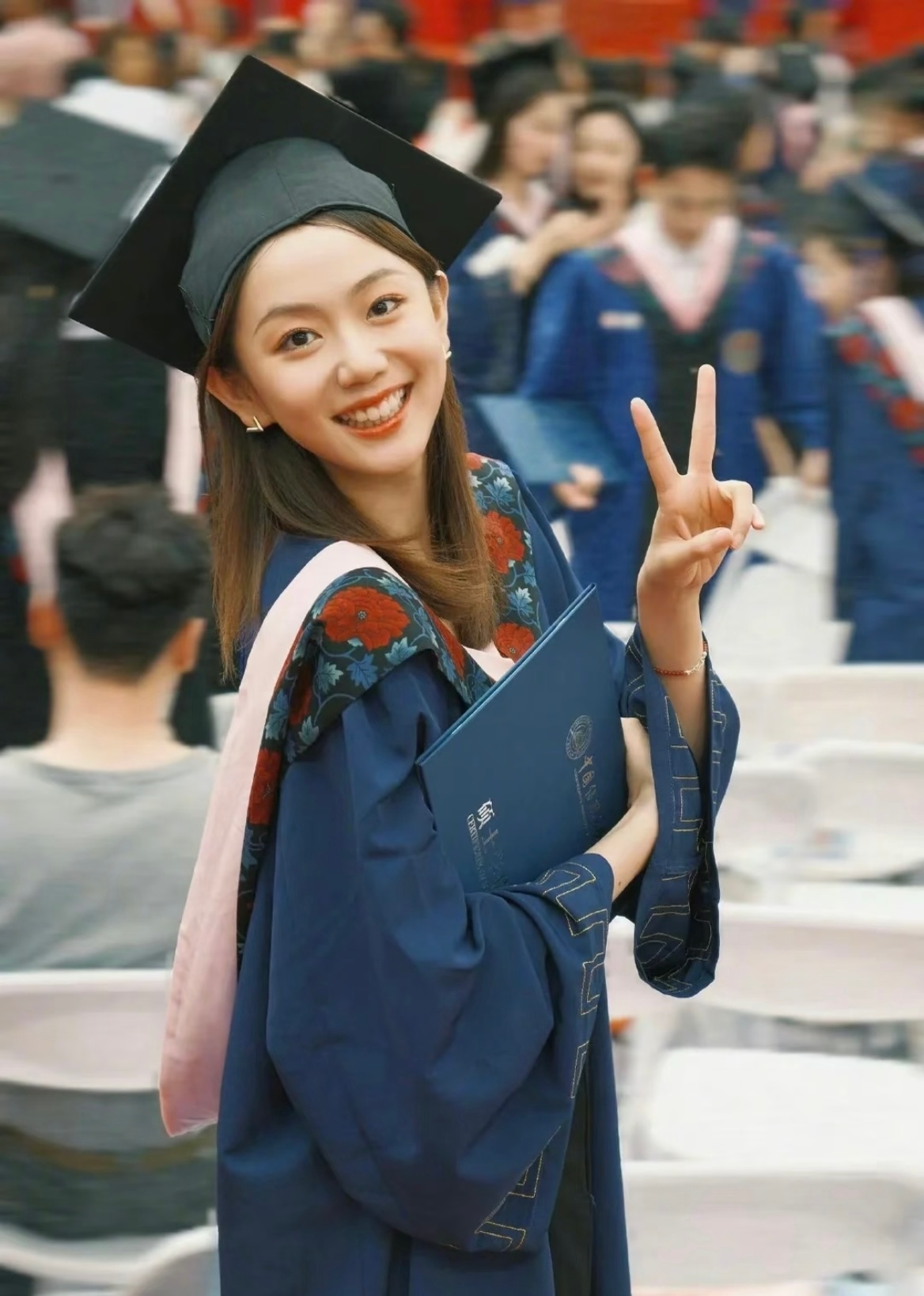 冯禧是丁程鑫贺峻霖敖子逸学姐别的不说 是真的可以感觉到冯禧蛮优秀的都是挺不错的学