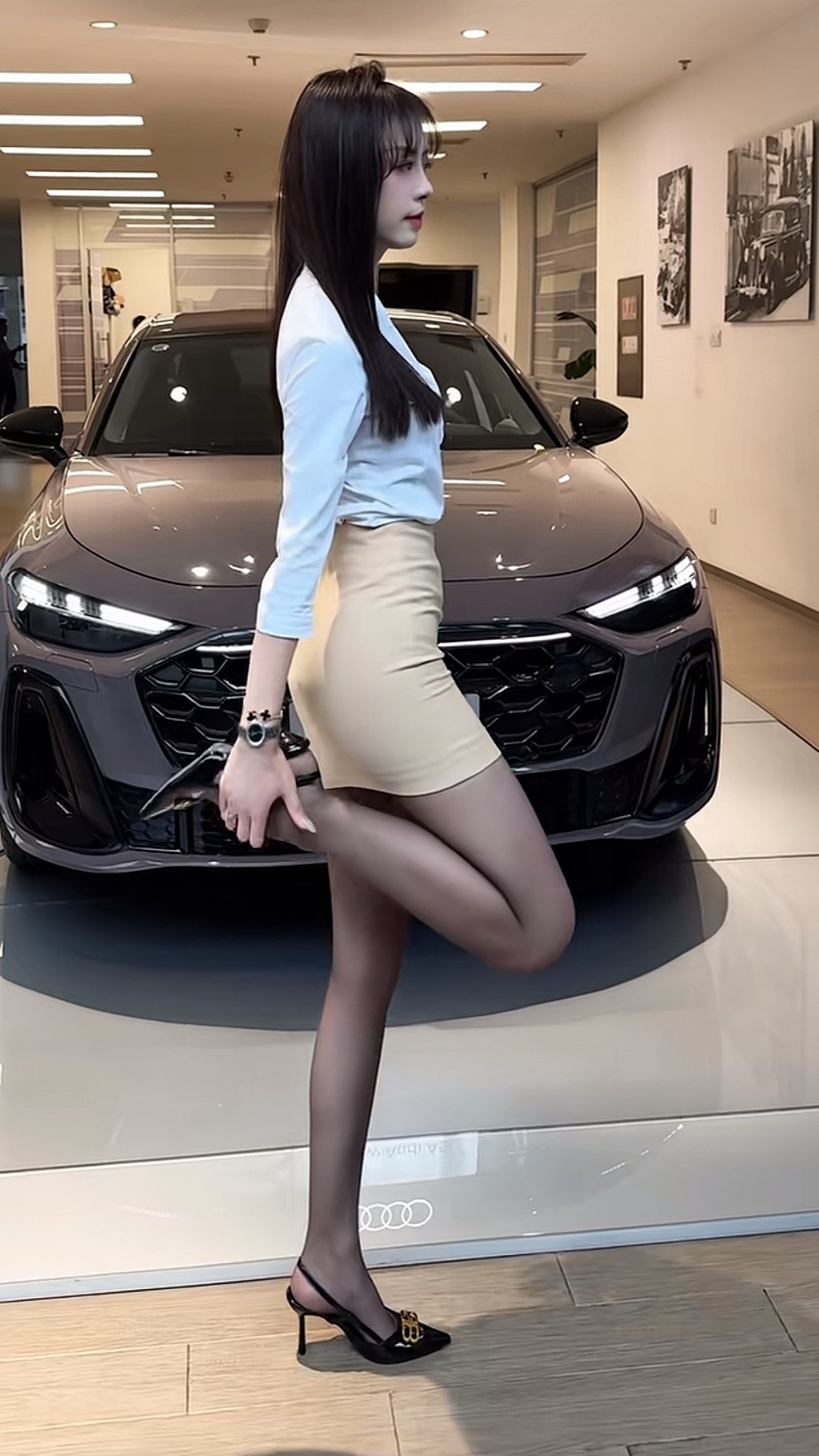 发光的奥迪 