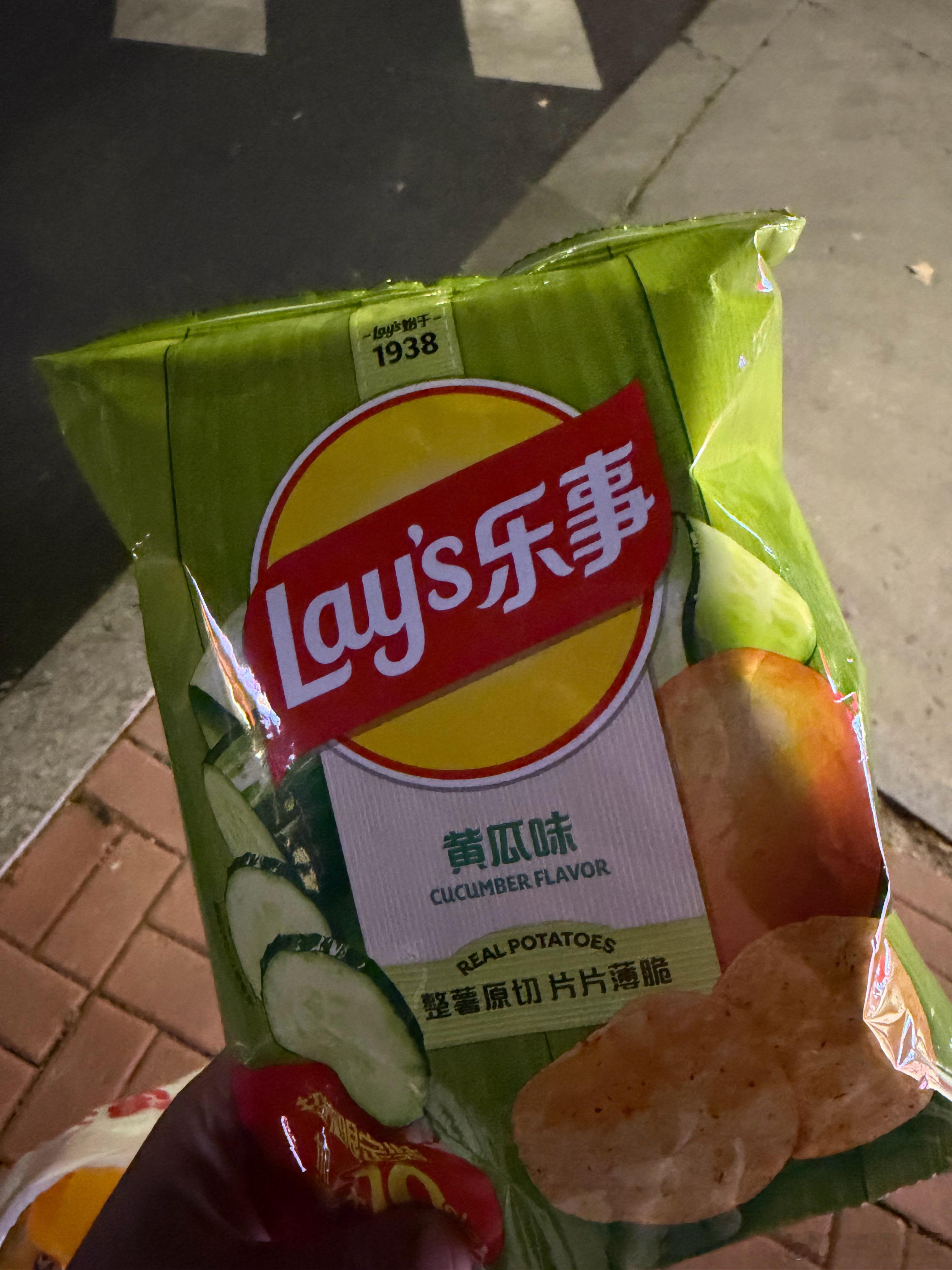 经过我缜密的分析 应该是黄瓜味。 ​​​