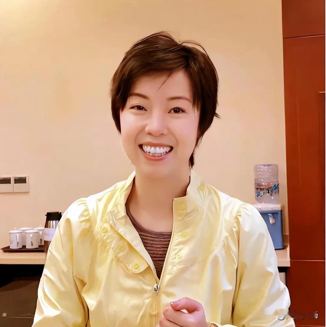 话说，为何我国乒乓球教练没有女性呢？

1、张怡宁
嫁给富豪徐威，并任乒乓学校助