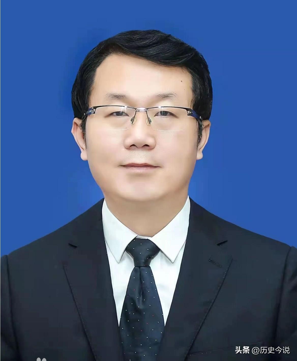 顶配履历却自毁人生！杨曙光落马：精于算盘，终困铁窗
 
阅读此文前，诚邀您点击一