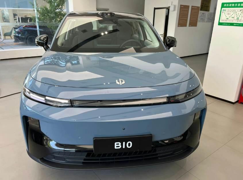 从后排开始看零跑B10，这次可以多看两眼
最近看10万级新能源车，我发现大家关注