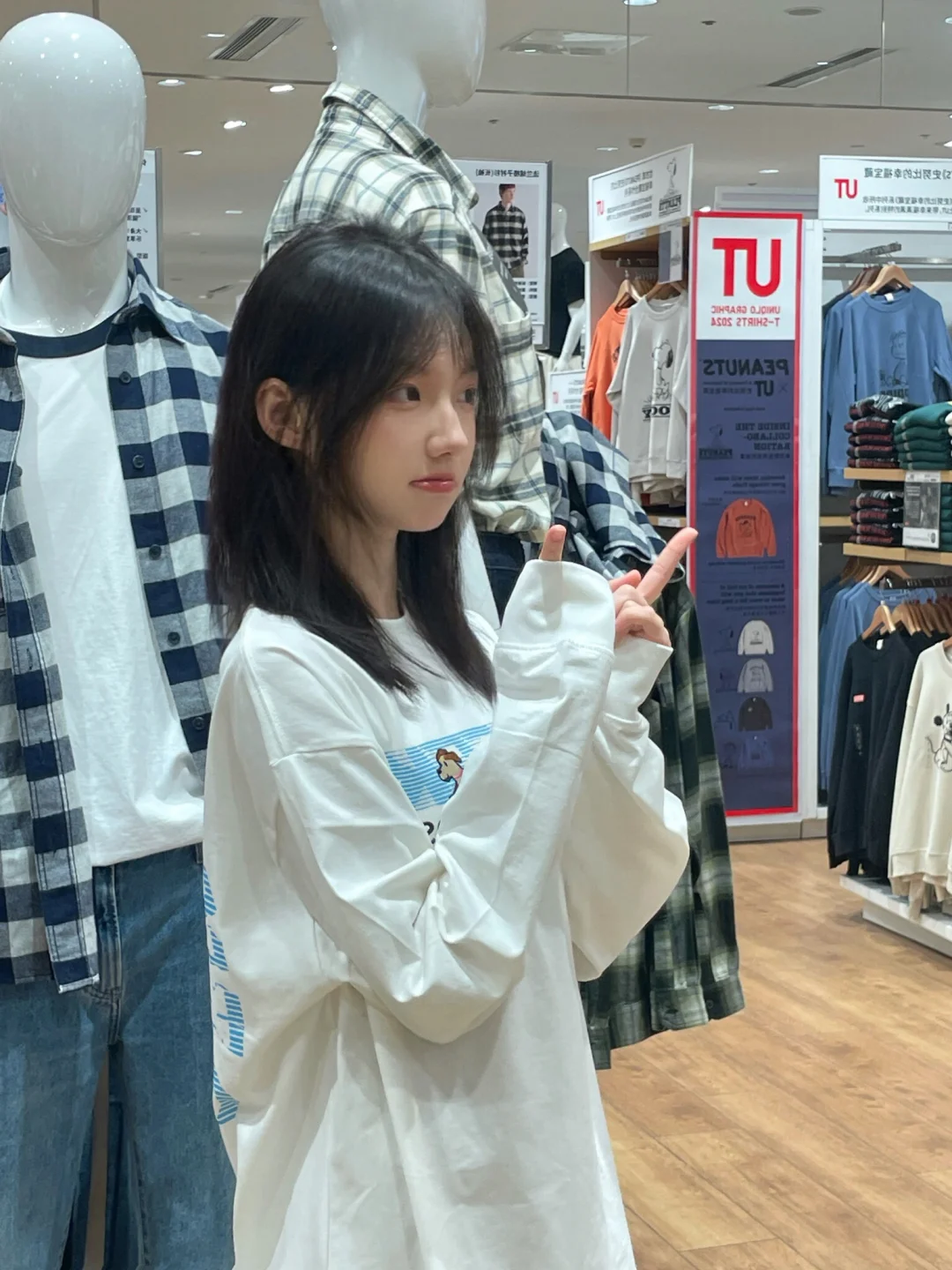 明明你很喜欢橱窗的戒指