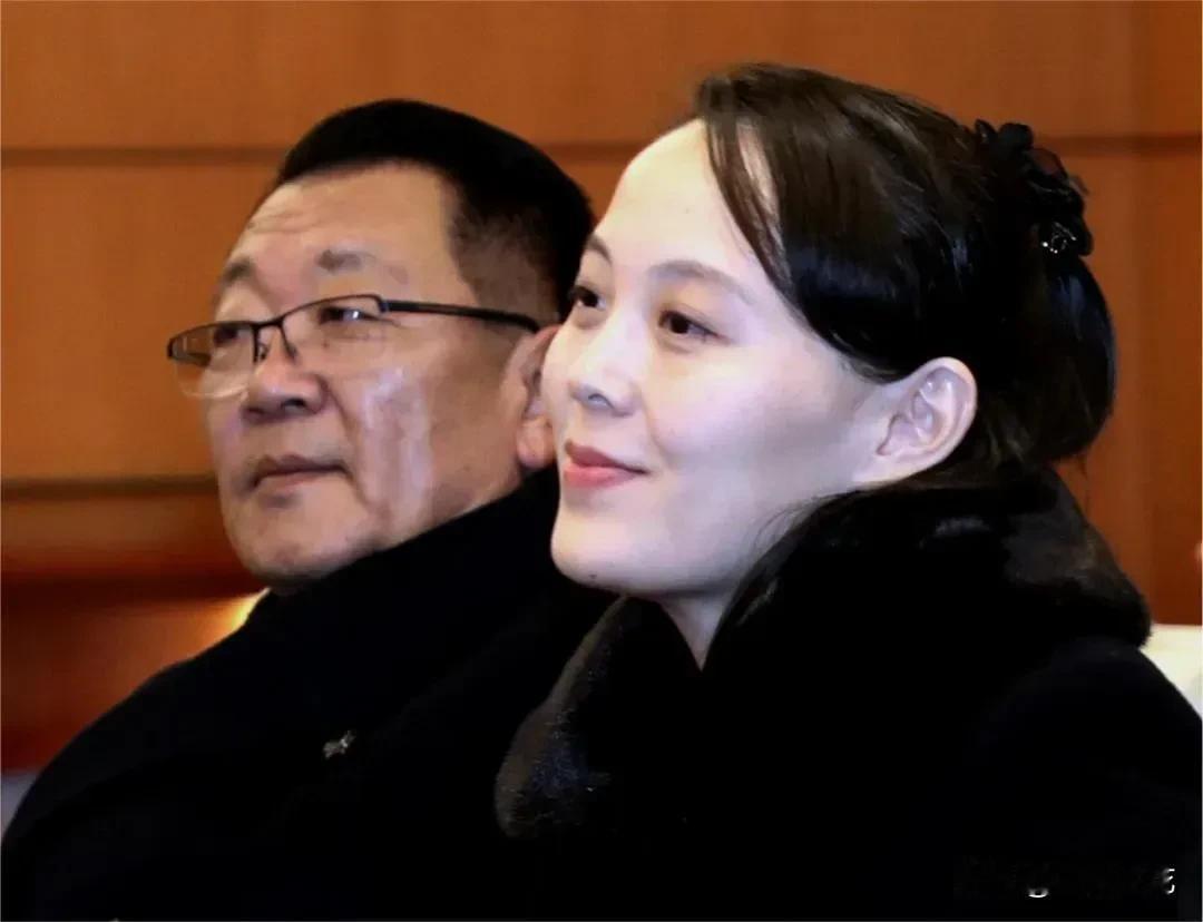 金妹妹这么白，这是认真的吗？
金妹妹一贯地似笑非笑，这没什么。关键是，旁边这个男