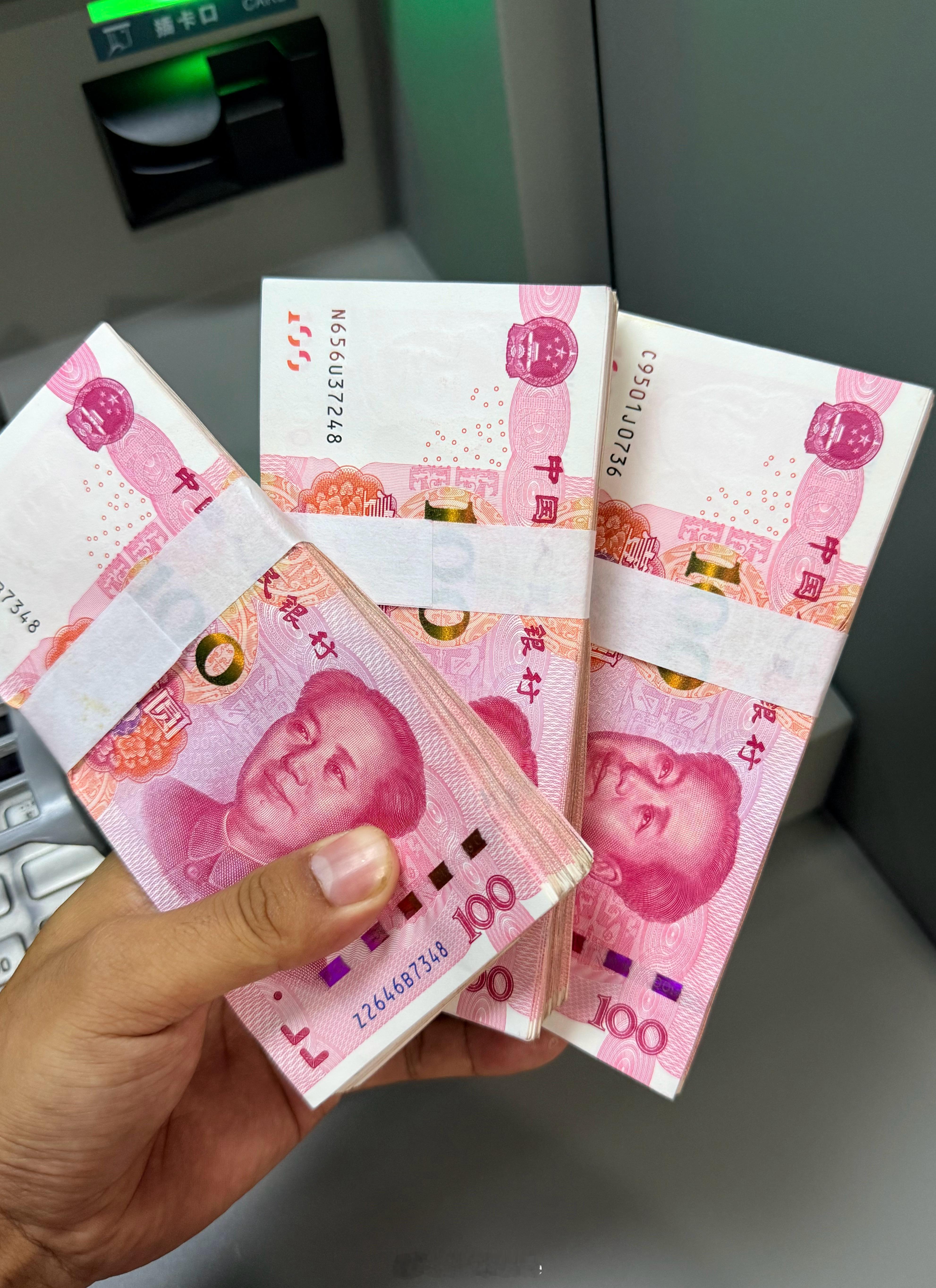 故地重游，又到银川。我第一次离开贵州省到外省旅游，目的地就是宁夏银川，中途经停陕
