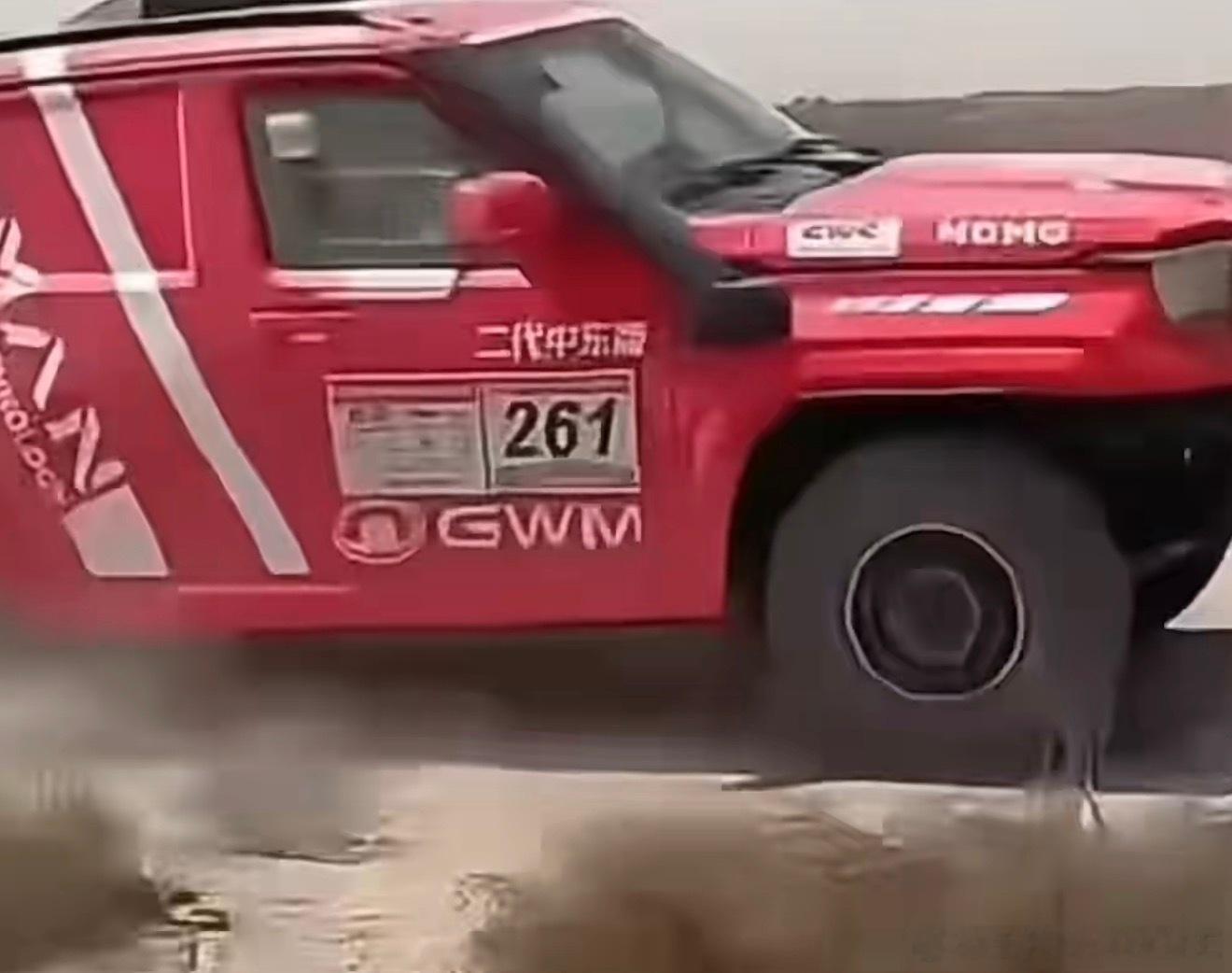 三轮时代加一个长城汽车 2026环塔拉力赛SS4赛段，科曼车队261号，爆胎三轮