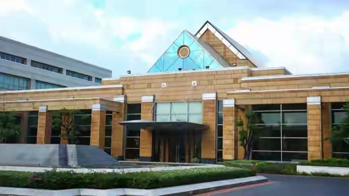 泰柬这冲突闹得越来越凶了。自12月7日边境冲突以来，双方持续交火，超50万民众疏