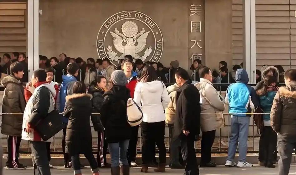 美国榨干了中国外逃贪官身上的油水，将具具干尸退给中国，门都没有。如果美国执意要将