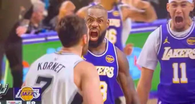 不就一个隔扣吗？至于那么激动吗？这对詹姆斯来说不就是一个常规操作吗？哦，詹姆斯4