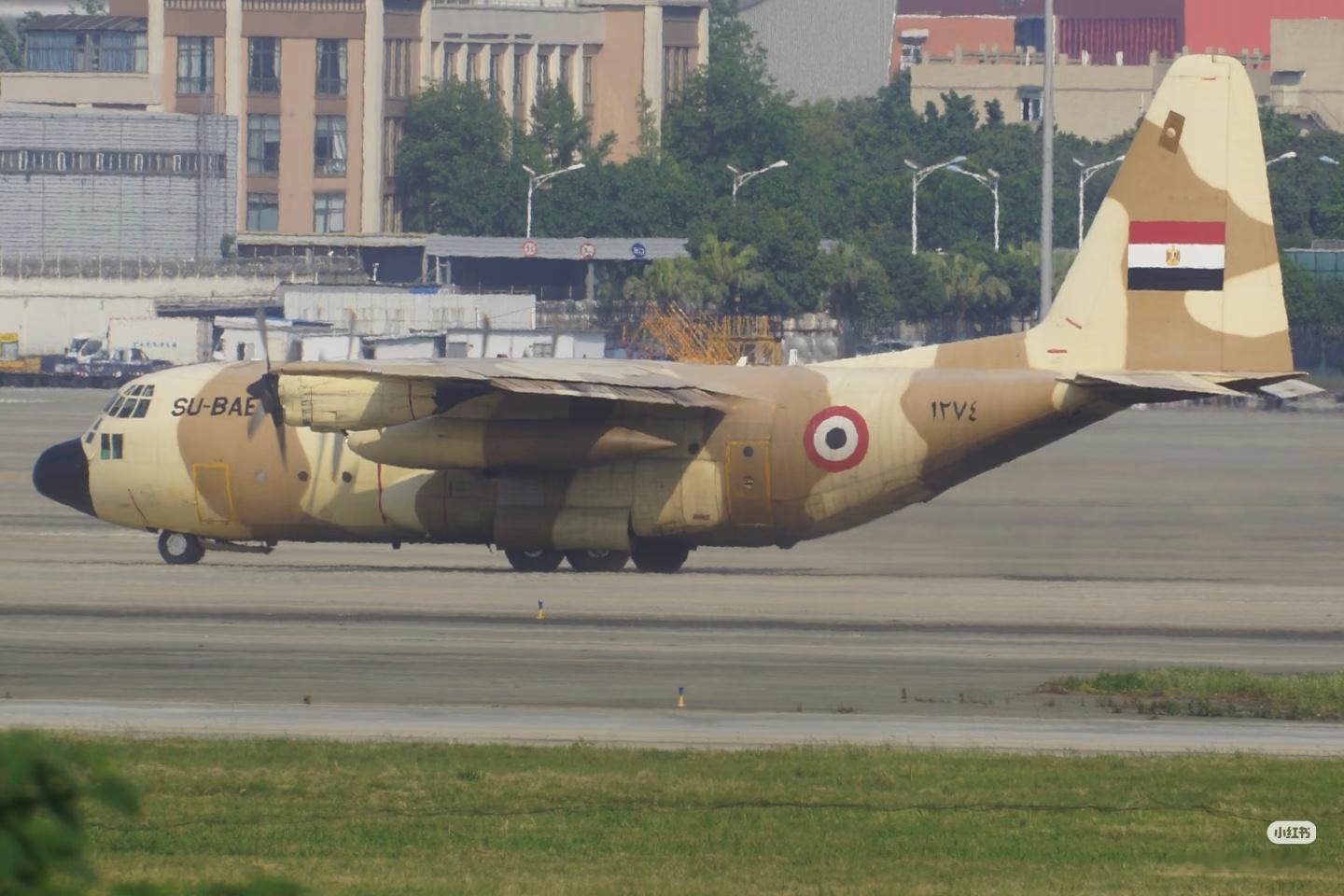埃及空军一架C-130运输机今天飞抵成都图源水印 