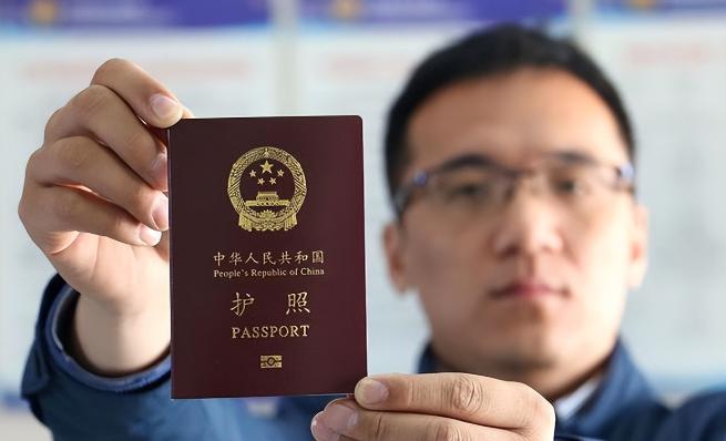 “我是主动加入了加拿大国籍，但你们凭什么取消我的中国国籍！”安徽商人为子女教育举