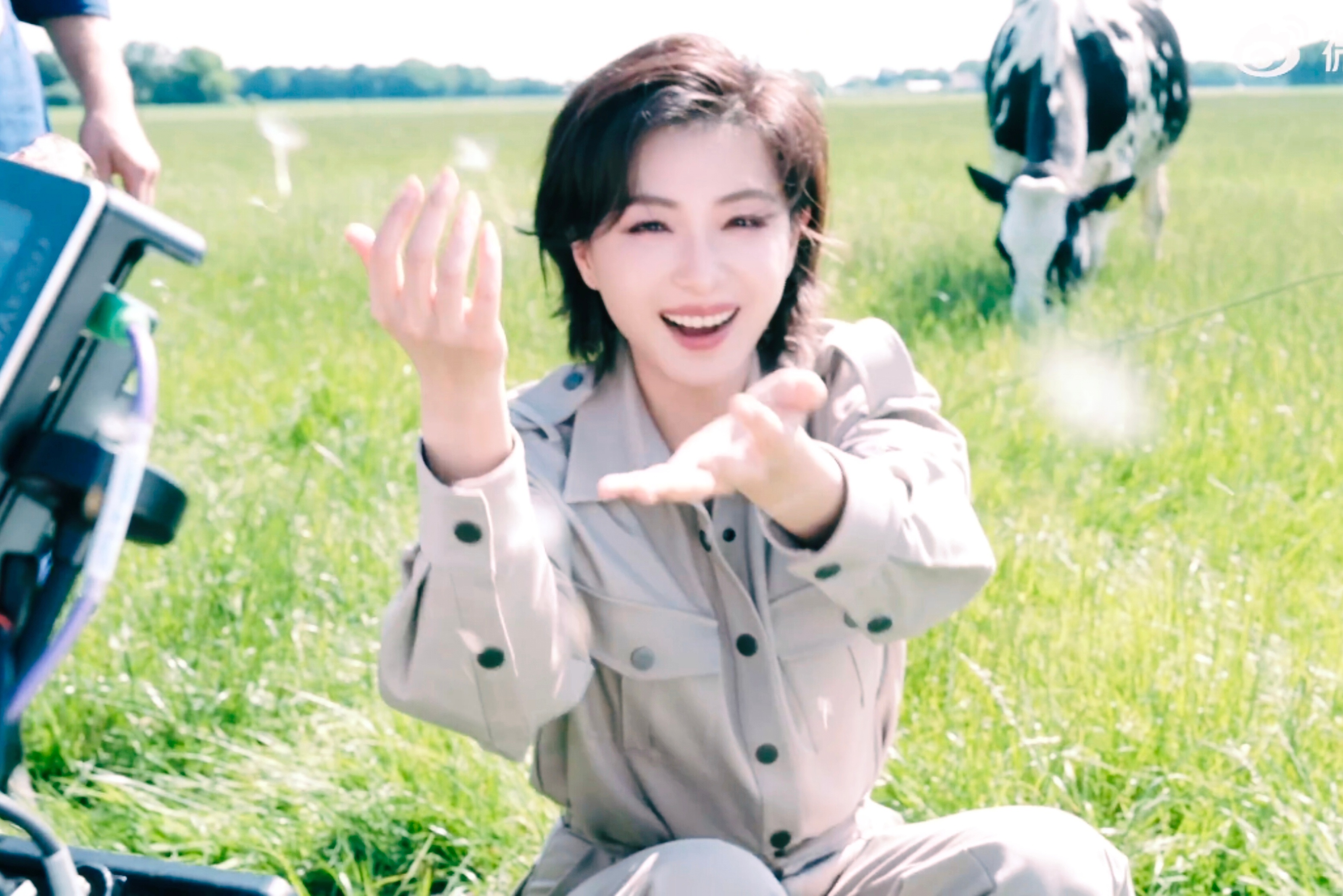 万茜[超话]🥛 万茜美素佳儿品牌大使 动静相宜，每一帧，都是独一份的鲜活​​​