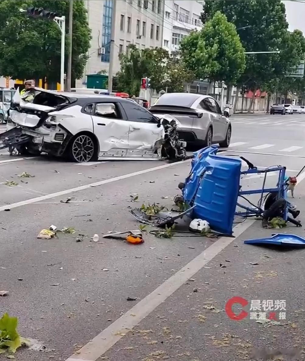 酒驾真是害人害己啊，可怜两位老人遭这无妄之灾2名环卫工人清晨被撞目击者发声