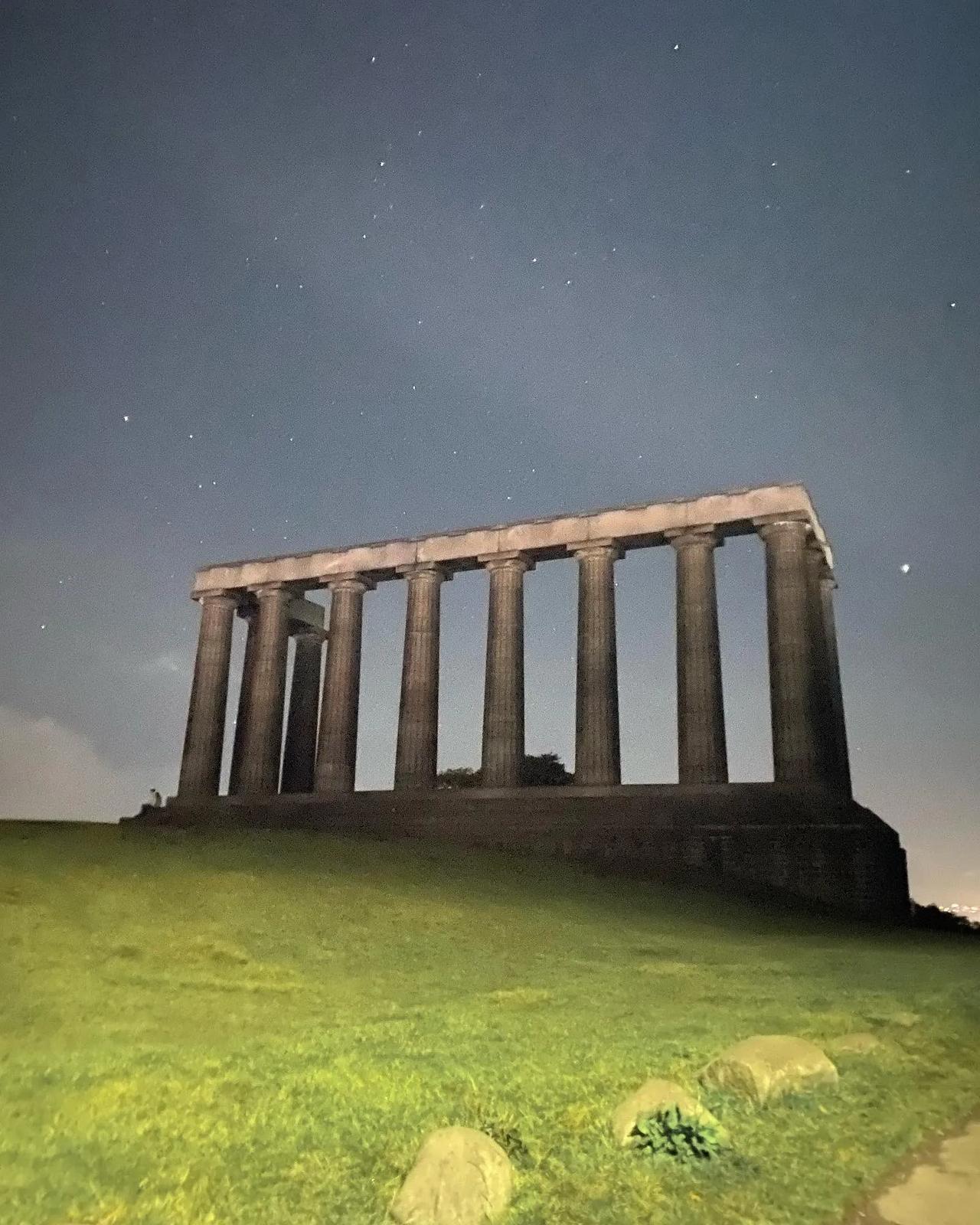 英国 calton hill，夜里很美！