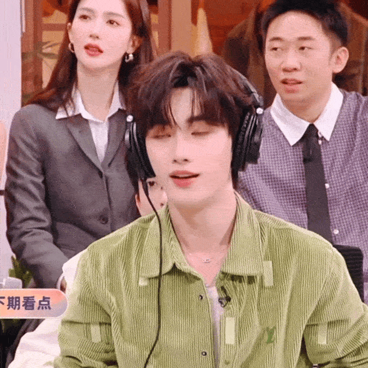 #你好星期六全员班味十足#终于又可以见到我们好六弟弟啦[打call]活泼的小丁总