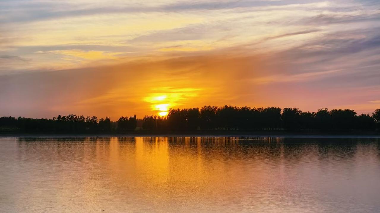 黄河夕阳

2026年4月20日拍于鄄城县旧城镇黄河大堤