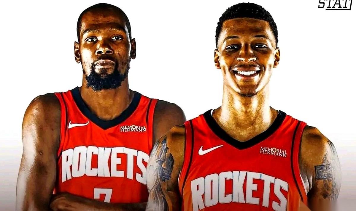 这比赛看到最后，我突然就全明白了。
根本就不是什么练兵不练兵的，这是杜兰特在给自