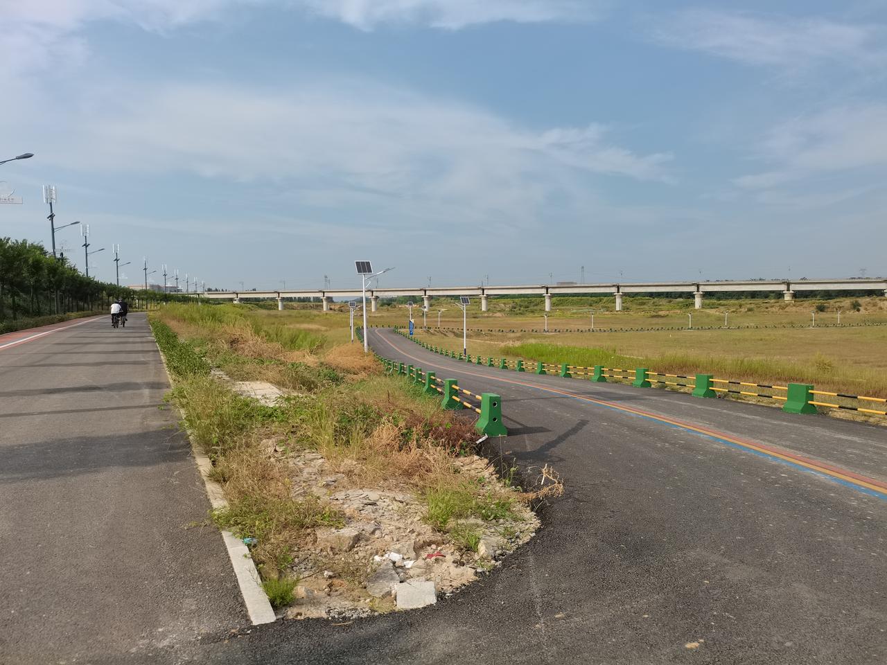 邢台白马河骑行绿道
在白马河特大桥下
两岸骑行绿道
最西边进行合拢
形成了环线