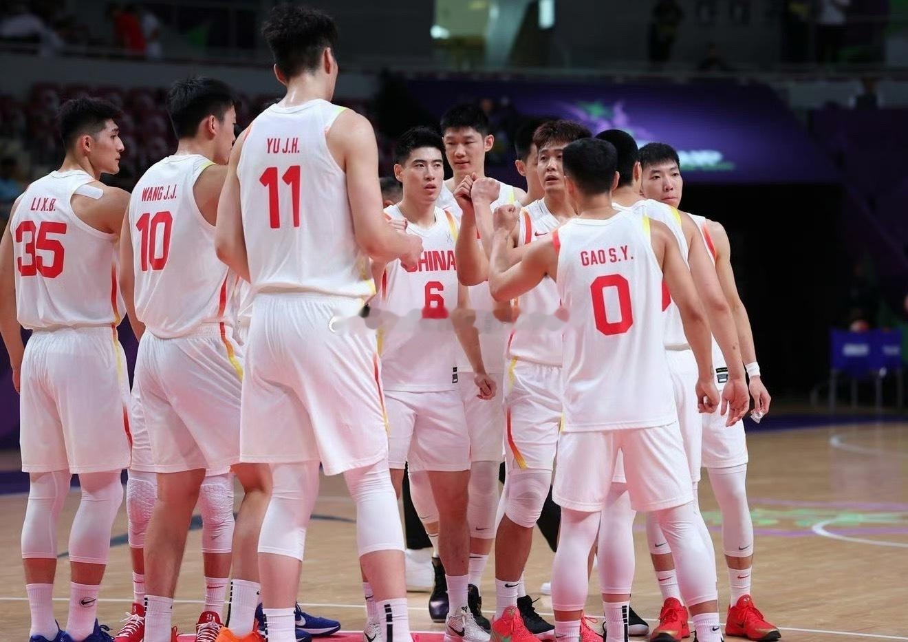 中国男篮vs澳大利亚男篮 领先八分 可以啊[666][666][666] ​​​