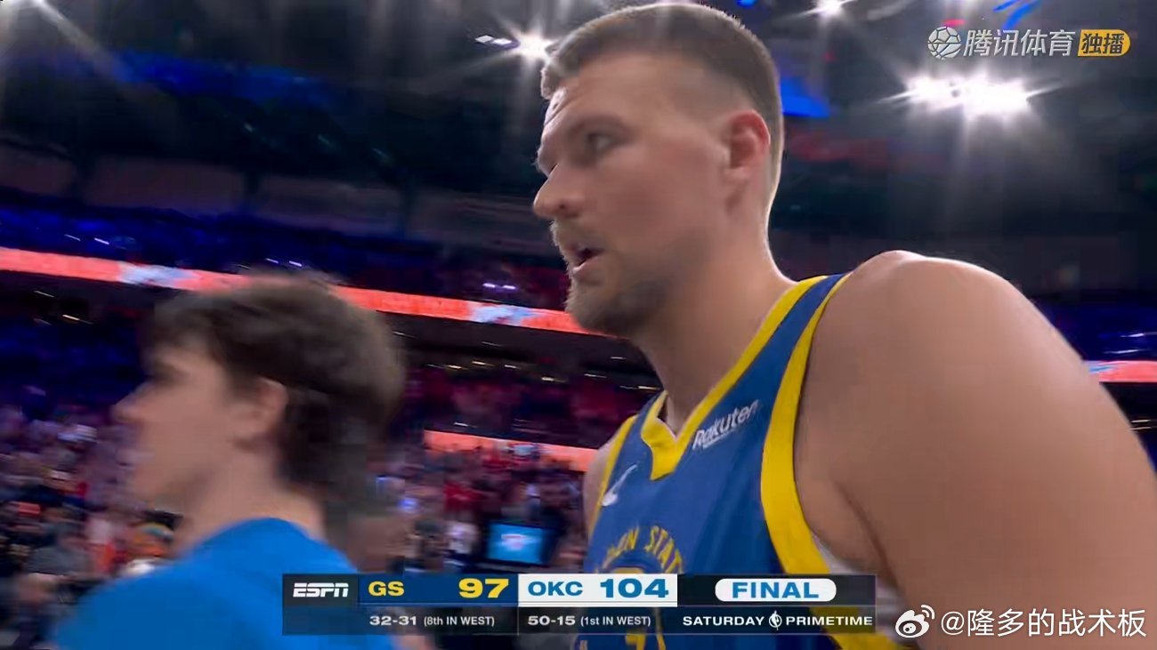雷霆主场104-97战胜勇士，赛季四杀横扫对手。雷霆成为本赛季首支50胜球队，勇