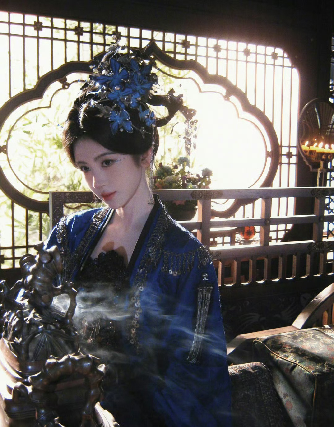 鞠婧祎苏绿夏妖妃营业，美得像幅画似得！
