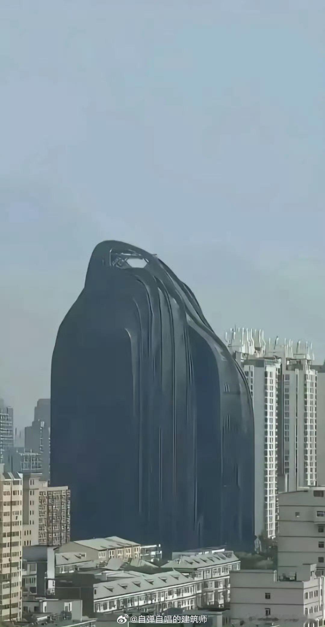 那啥，这是俺们建筑设计界的建筑大师马岩松的作品，在北京，曾经入选当年中国十大当代