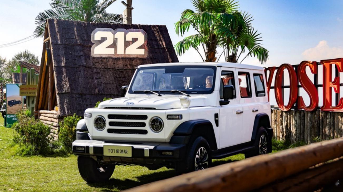 续航近千公里！212 T01柴油版来了212品牌再次出招。日前，212 T01柴