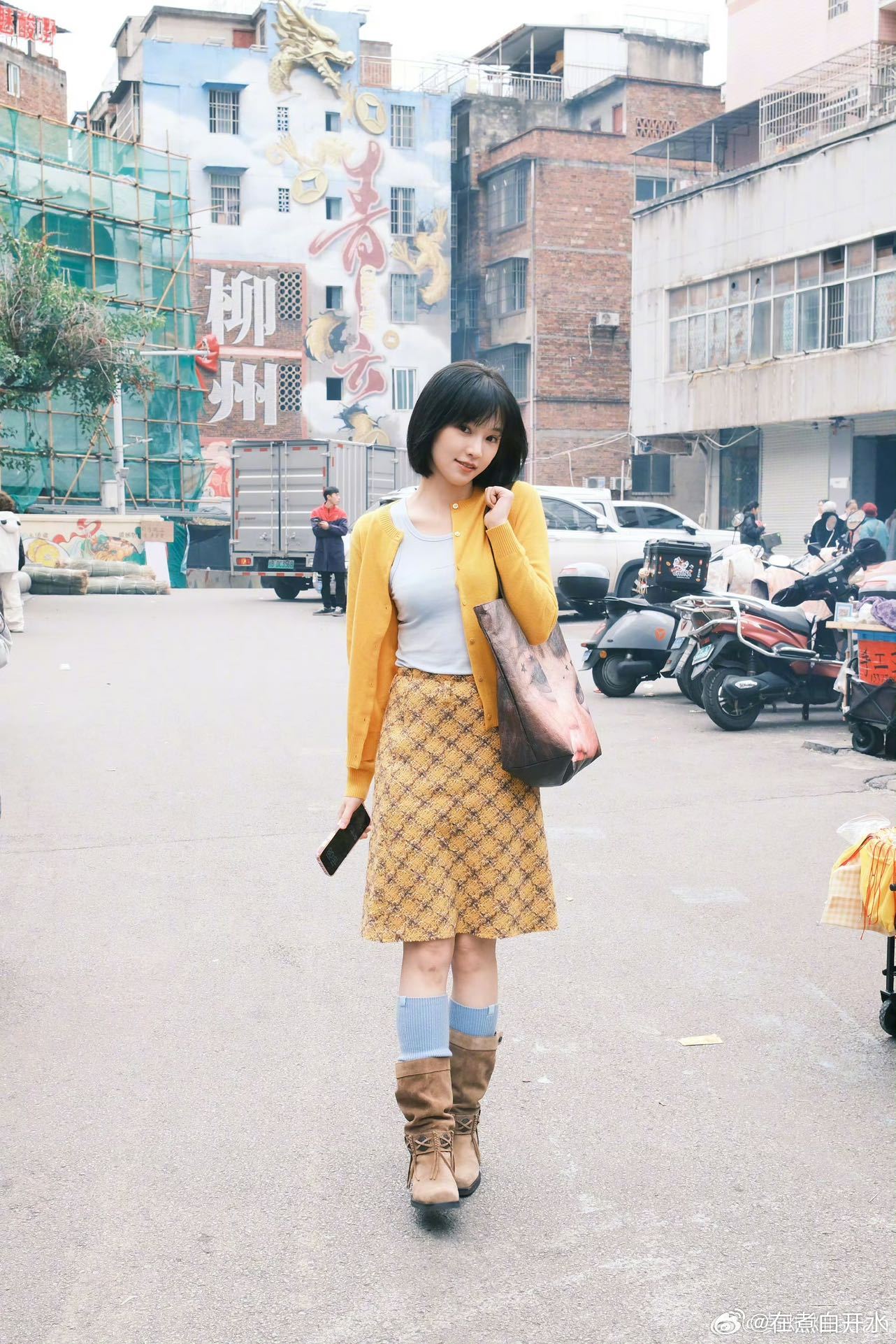 黄灿灿问范玮琪有版权吗黄灿灿在节目上委婉问起版权话题，反应超敢说，刚好撞上热点，