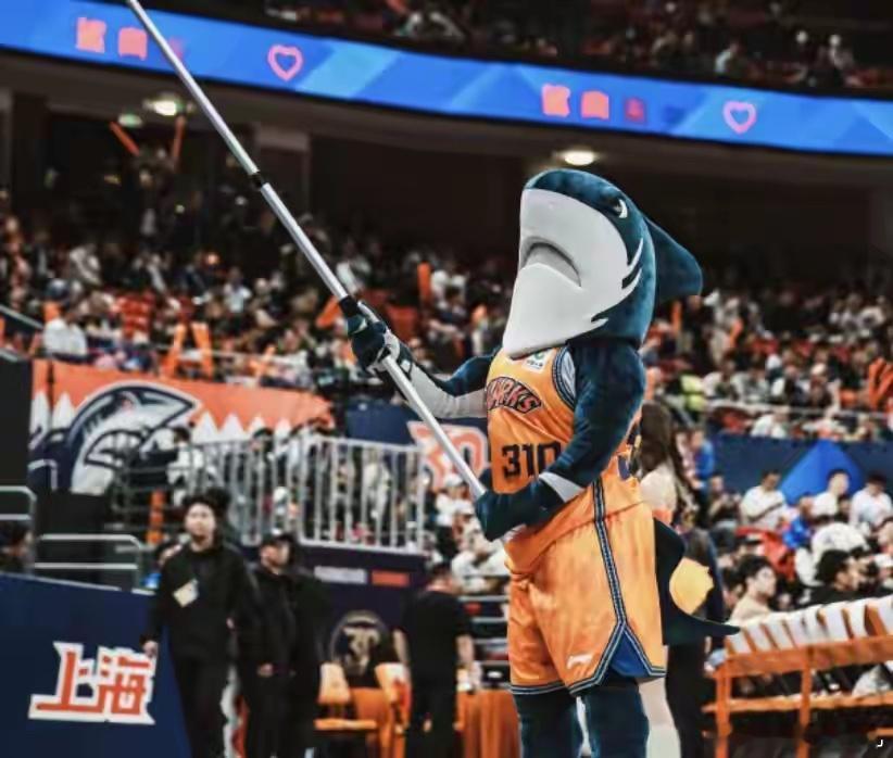 上海男篮CBA常规赛23连胜收官北京时间4月24日，CBA常规赛最后一轮的比赛正