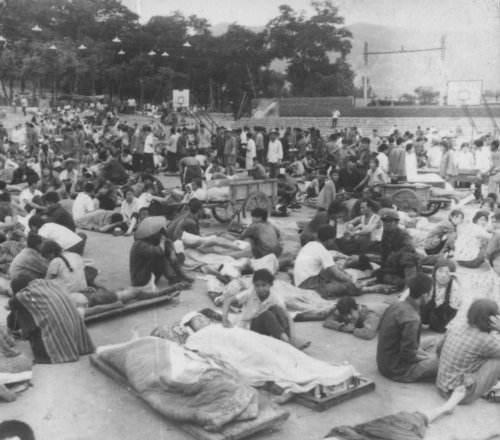 唐山地震，以经有很多反常现象，为什么不引重视。是谁的责任，震级达7.8级，在当时