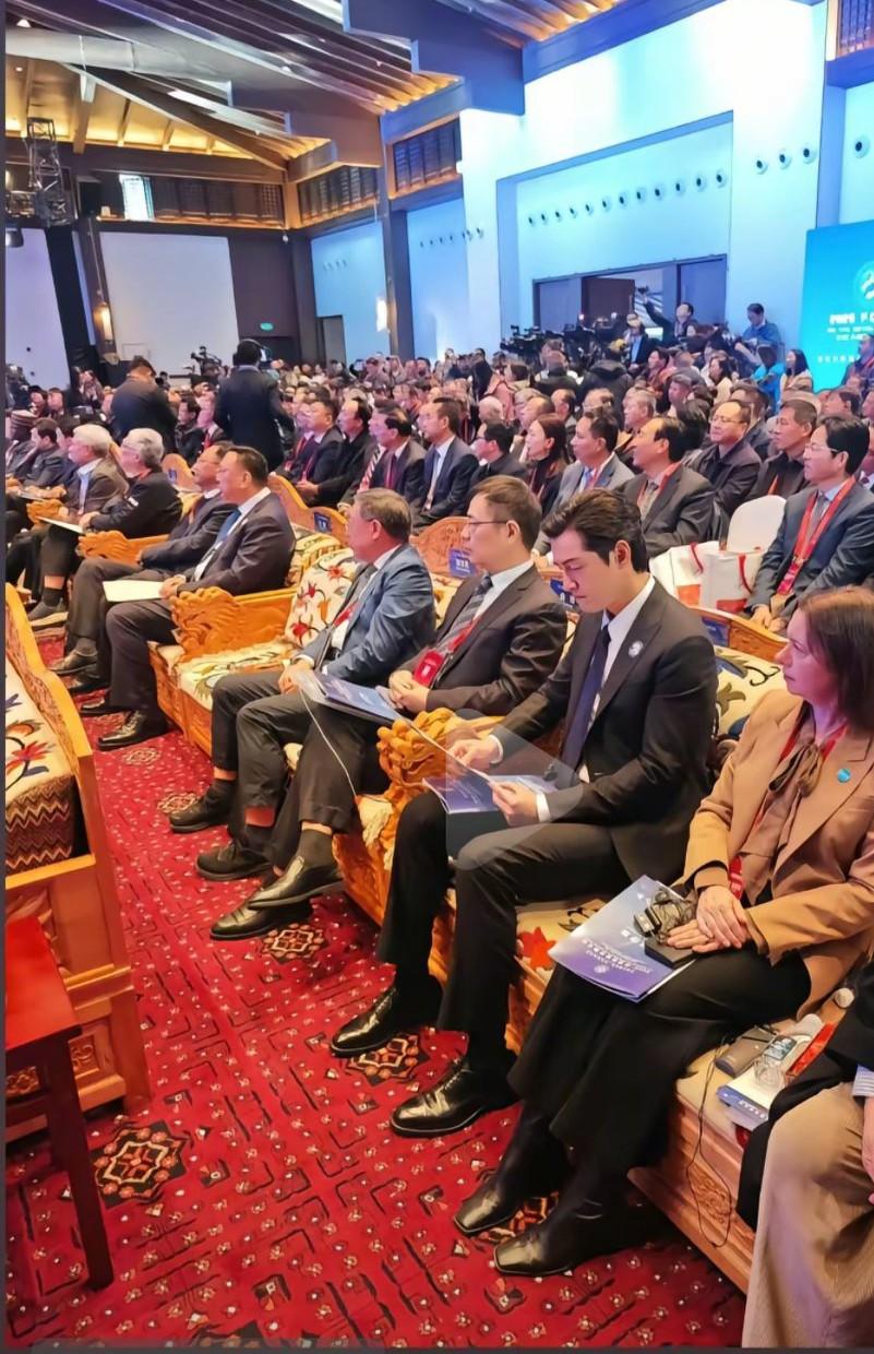 胡歌最近的公开亮相，为什么都感觉他很累，很疲惫的样子呢？到底是经历了什么呢？以前