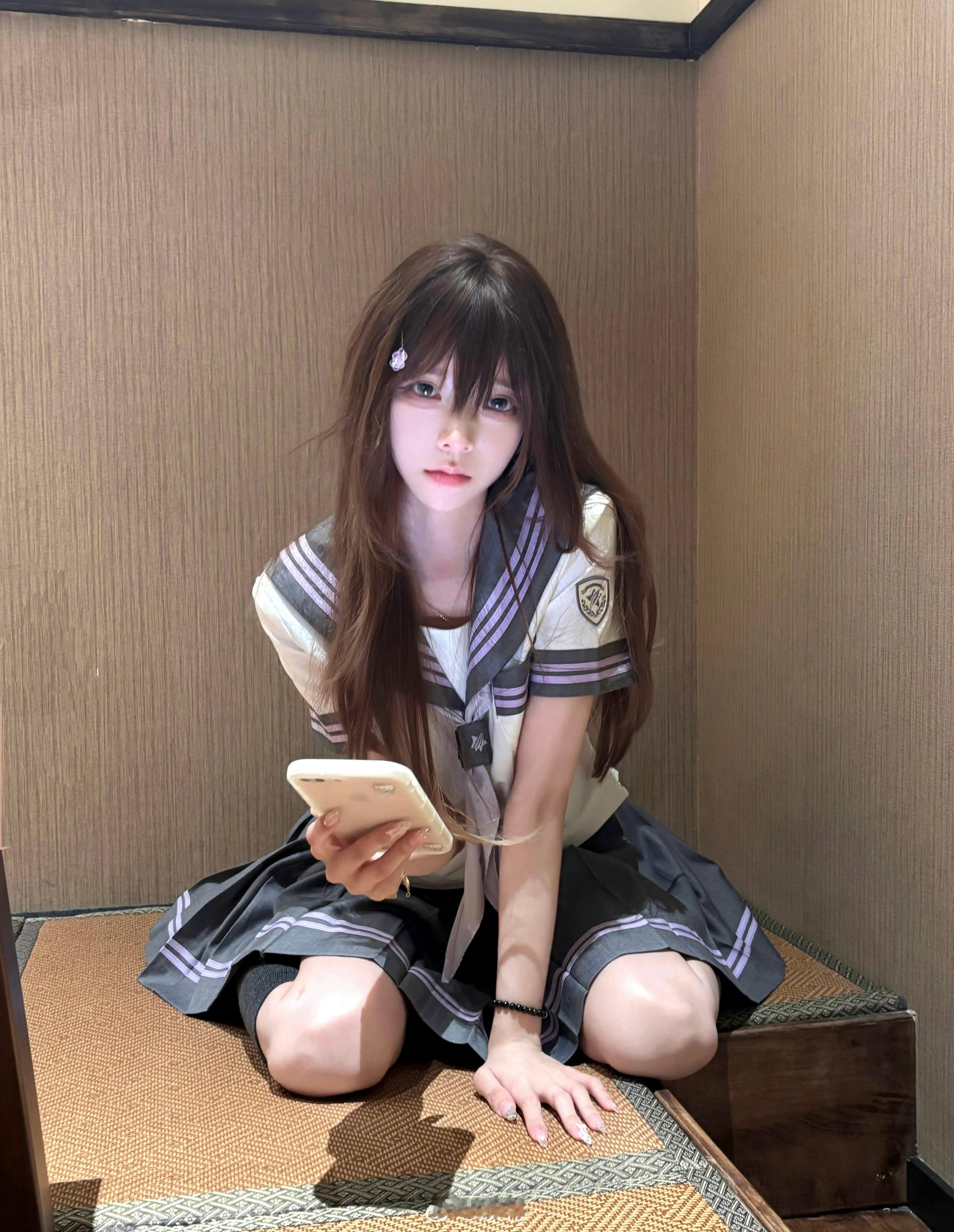 还是以前的home键iPhone有意思。 ​​​