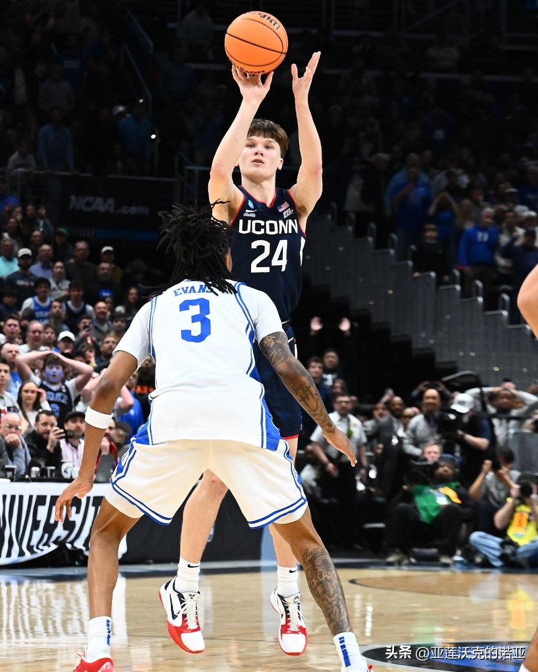 杜克得分手Isaiah Evans输球后把INS账号改名为Get Uh Hand