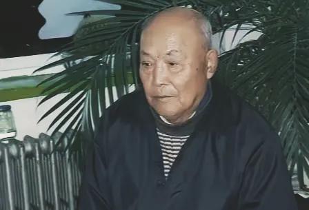 1986 年，湖南农民张德仁前往北京，要见杨成武上将，警卫员愣住了：“张德仁同志